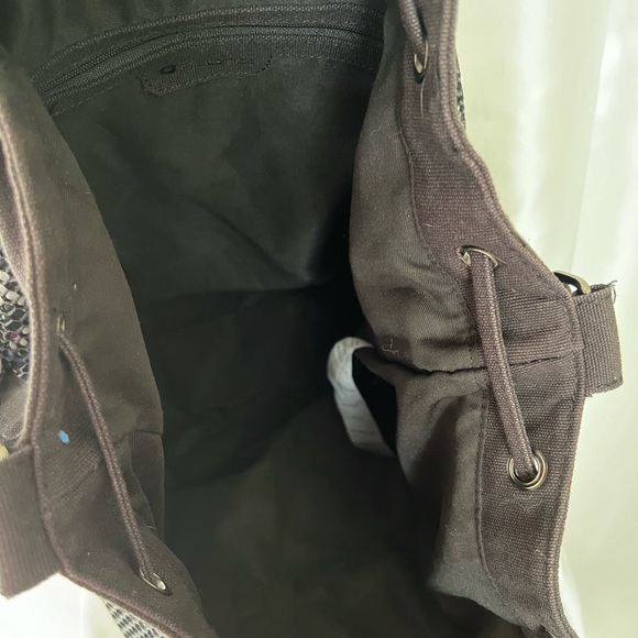 Fabletics The Bucket Bag - Picture 8 of 10